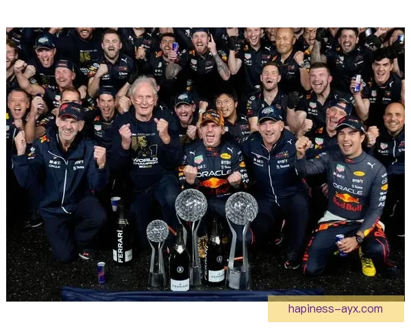 F1赛季最新动态：顶尖车队激烈角逐冠军榜单风云